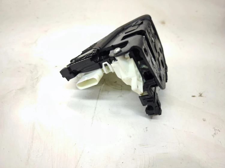 ZAMEK DRZWI PRAWY TYŁ AUDI A1 8X A4 B9 A5 8X0839016G 6 PIN