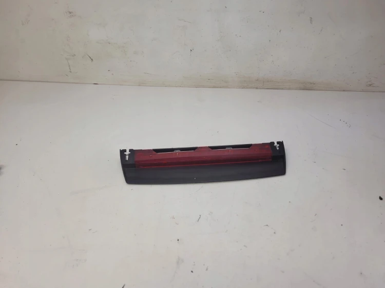 ŚWIATŁO STOPU TRZECIE AUDI A8 D4 4H0945097A