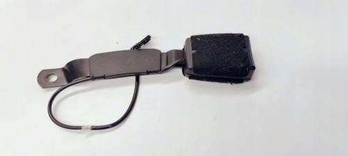 ZAPINKA PASA LEWA KIEROWCY AUDI A1 8X0857755B
