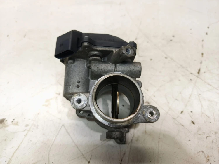 PRZEPUSTNICA KLAPA GASZĄCA AUDI A3 8V VW SEAT SKODA 2.0 TDI 04L128063P