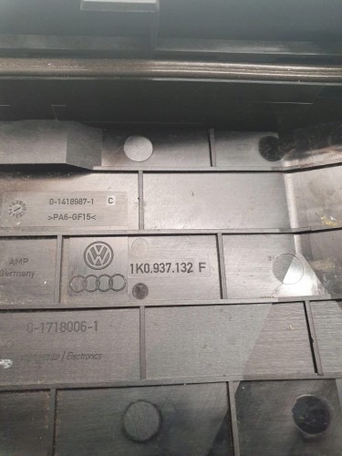 POKRYWA OSŁONA BEZPIECZNIKÓW AUDI A3 VW 1K0937132F