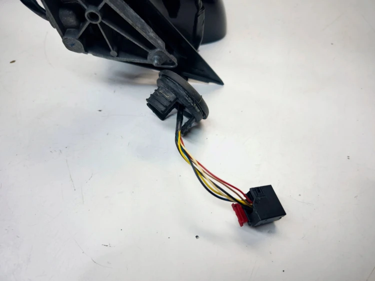 LUSTERKO ZENĘTRZNE PRAWY PRZÓD AUDI A3 8P LIFT 8P3 LY9B 6PIN UK 1/25