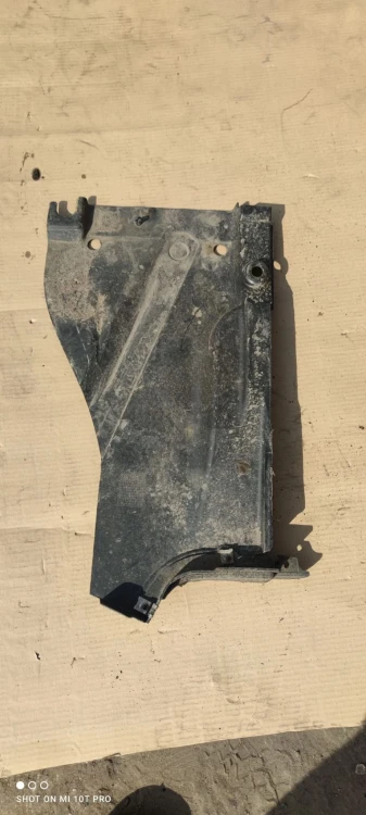 OSŁONA PODWOZIA AUDI A4 B6 B7 PRAWY TYŁ 8E0825216R