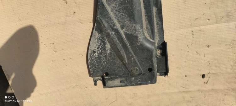 OSŁONA PODWOZIA AUDI A4 B6 B7 PRAWY TYŁ 8E0825216R