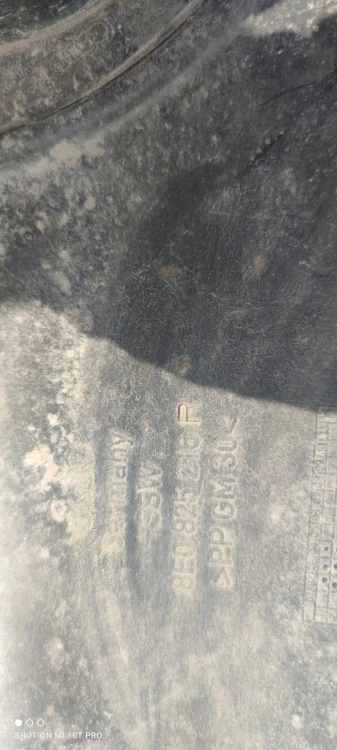 OSŁONA PODWOZIA AUDI A4 B6 B7 PRAWY TYŁ 8E0825216R