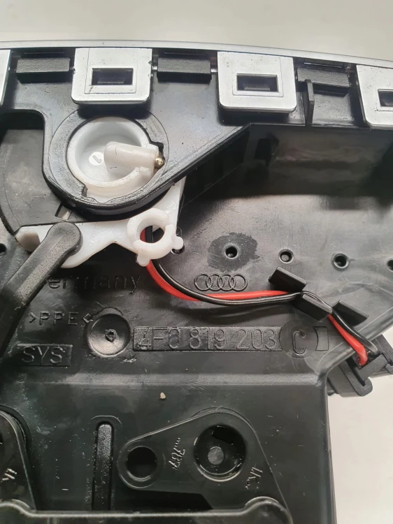 KRATKA NAWIEWU TYŁ AUDI A6 C6 4F0819203C
