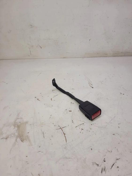 ZAPINKA PASA PRAWA A3 8P LIFT 8P0857756C