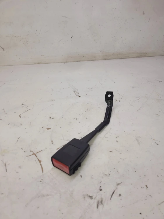 ZAPINKA PASA PRAWA A3 8P LIFT 8P0857756C