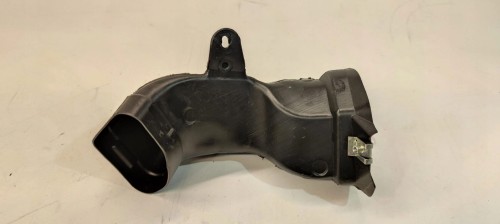 KANAŁ POWIETRZNY TUNEL PRAWY AUDI A4 A5 8T1819726A