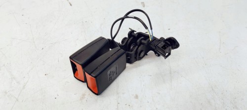 ZAPINKA PASA TYŁ AUDI A3 8V 8V0857739 QVZ