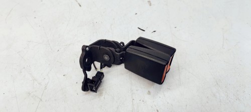 ZAPINKA PASA TYŁ AUDI A3 8V 8V0857739 QVZ