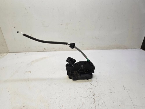 ZAMEK DRZWI PRAWY PRZÓD AUDI Q3 F3 5TB837016A