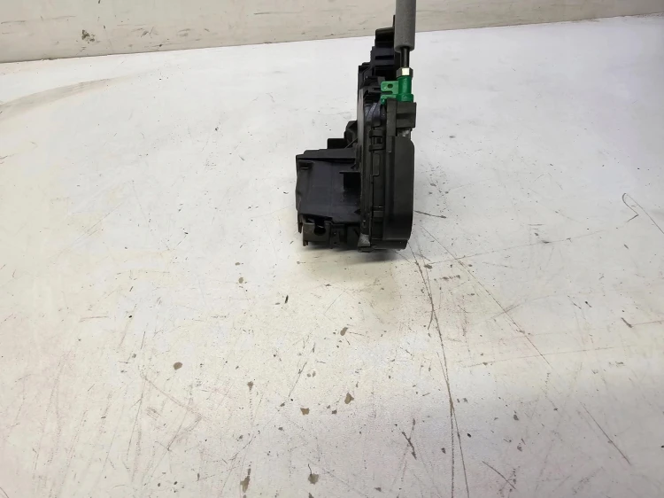 ZAMEK DRZWI PRAWY PRZÓD AUDI Q3 F3 5TB837016A