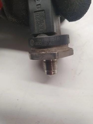 CZUJNIK CIŚNIENIA PALIWA AUDI 1.8 TFSI 06J906051B