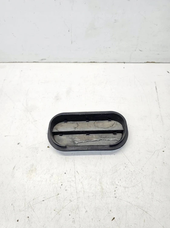 KRATKA POWIETRZA TYŁ AUDI A1 8X A4 B9 Q5 FY 6R0819465B