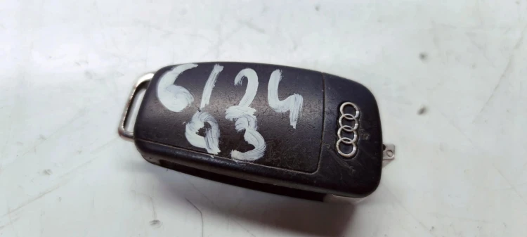KLUCZYK PILOT SCYZORYK AUDI A1 8X Q3 8U 8X0837220D 6/24