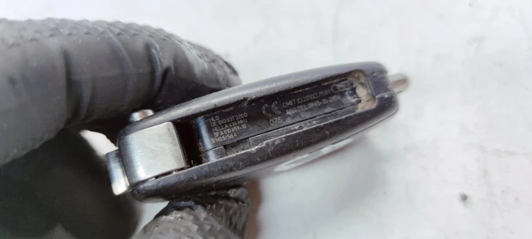 KLUCZYK PILOT SCYZORYK AUDI A1 8X Q3 8U 8X0837220D 6/24