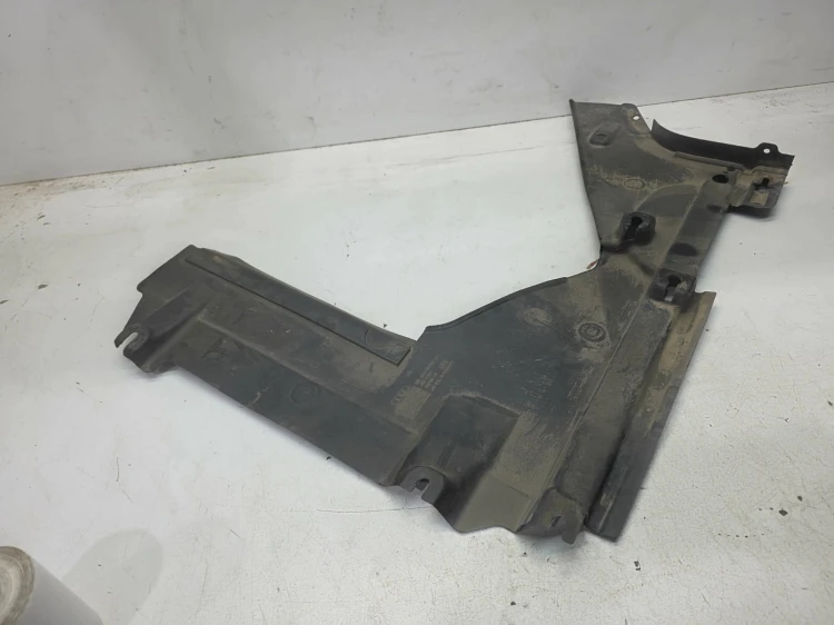 OSŁONA PODŁOGI PŁYTA LEWY TYŁ AUDI A5 8W SPORTBACK 8W8825215 1/26