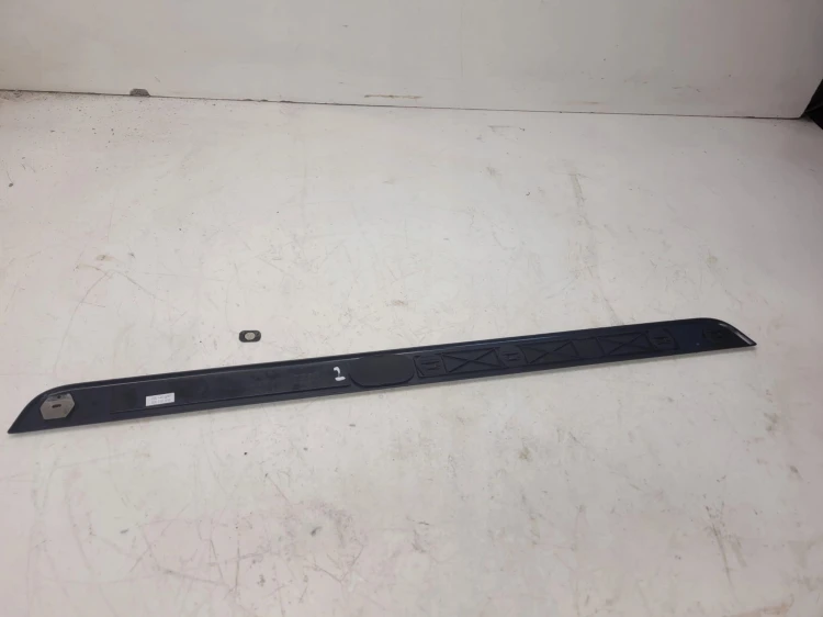 LISTWA PROGOWA PODŚWIETLANA AUDI A3 8V 8V0071302