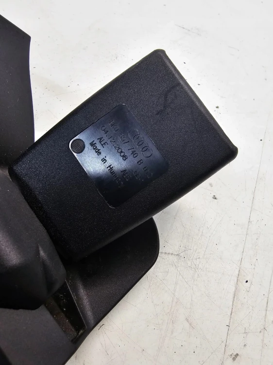 ZAPINKA PASA TYŁ AUDI A4 B8 A5 LIFT 8K0857740B