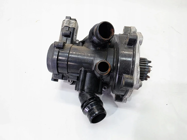 POMPA WODY ZAWÓR + TERMOSTAT AUDI A4 B9 A5 Q5 FY 2.0 TFSI 06L121111M