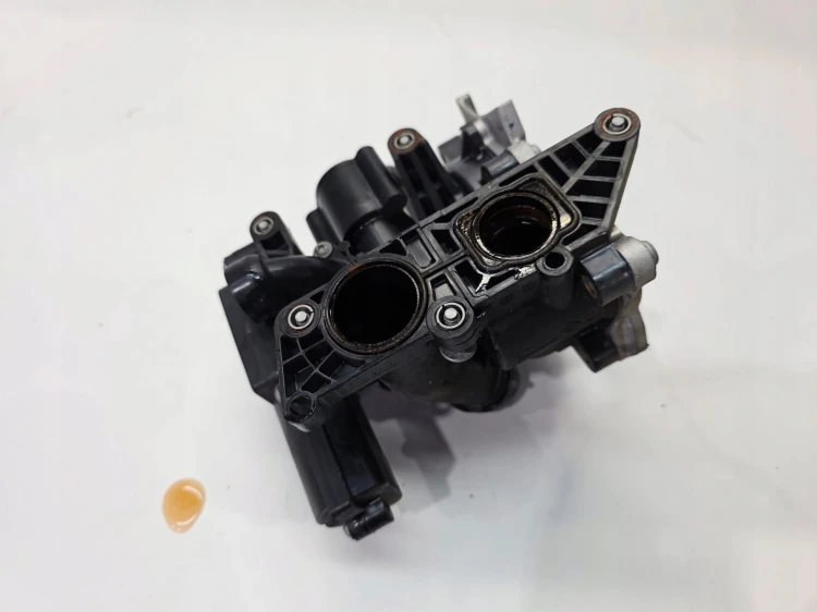 POMPA WODY ZAWÓR + TERMOSTAT AUDI A4 B9 A5 Q5 FY 2.0 TFSI 06L121111M
