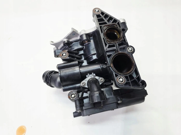 POMPA WODY ZAWÓR + TERMOSTAT AUDI A4 B9 A5 Q5 FY 2.0 TFSI 06L121111M