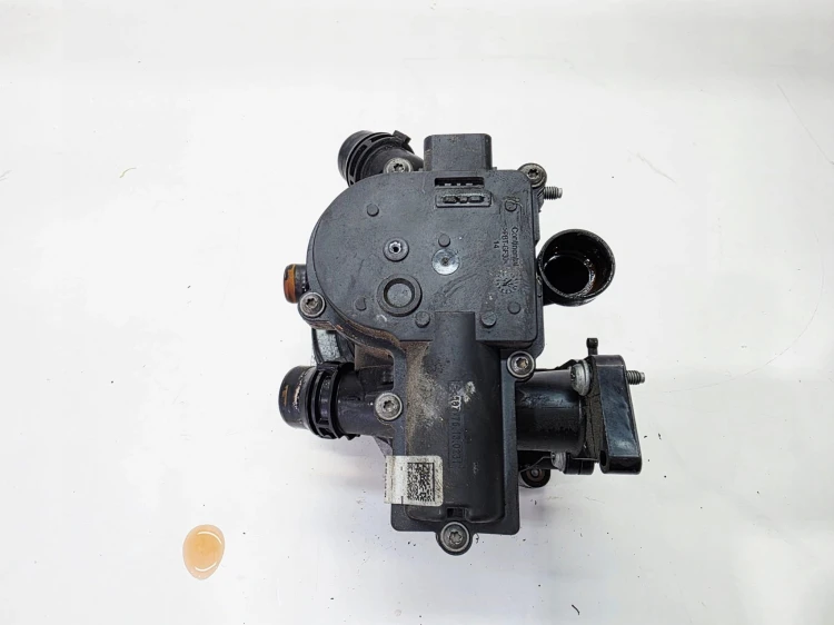 POMPA WODY ZAWÓR + TERMOSTAT AUDI A4 B9 A5 Q5 FY 2.0 TFSI 06L121111M