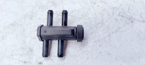 ROZDZIELACZ ZAWÓR PALIWA AUDI A4 A5 Q5 8T0127247C