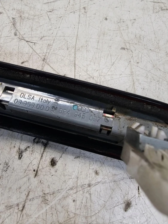ŚWIATŁO STOP STOPU AUDI A3 8P LIFT 5-D 8P4945097C POMALOWANE