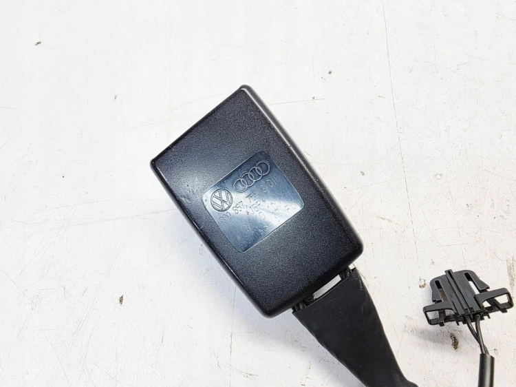 ZAPINKA PASA LEWY LUB PRAWY PRZÓD AUDI Q5 8R 8R0857755G
