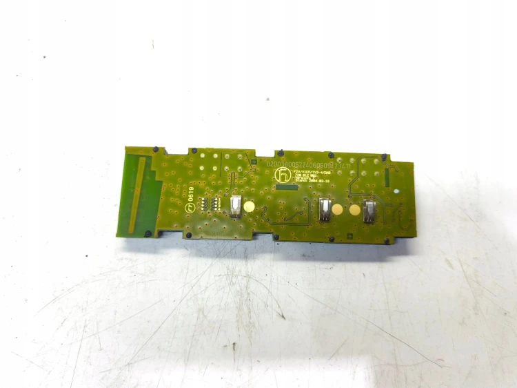 WZMACNIACZ ANTENOWY AUDI A6 C6 SEDAN 4F5035225R