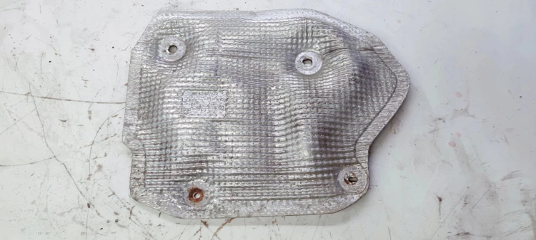 OSŁONA TERMICZNA WYGŁUSZENIE AUDI Q7 4L 7L6825616