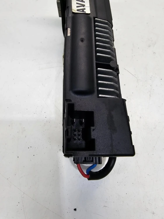 SIŁOWNIK ELEKTRYCZNY KLAPY LEWY TYŁ AUDI A4 B8 AVANT 8K9827851C