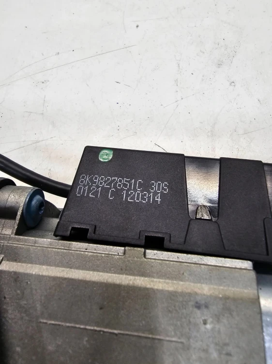 SIŁOWNIK ELEKTRYCZNY KLAPY LEWY TYŁ AUDI A4 B8 AVANT 8K9827851C