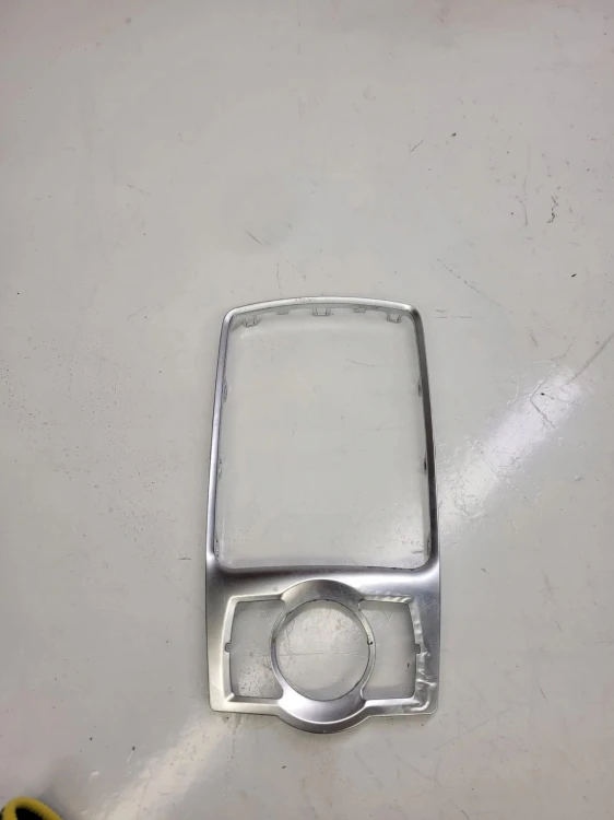 RAMKA ZMIANY BIEGÓW CHROM AUDI Q7 4L 4L0864260A