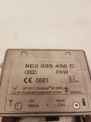WZMACNIACZ ANTENY TELEFONU AUDI 8E0035456C