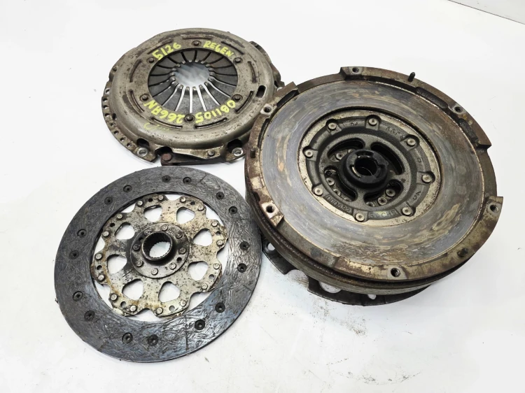 KOŁO DWUMASOWE SPRZĘGŁO AUDI A4 B8 A5 2.0 TDI TFSI 0B1105266AN 5/26