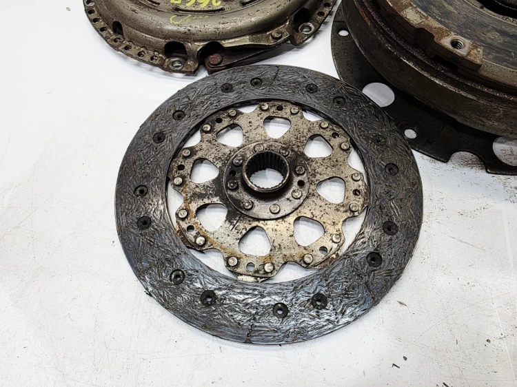 KOŁO DWUMASOWE SPRZĘGŁO AUDI A4 B8 A5 2.0 TDI TFSI 0B1105266AN 5/26