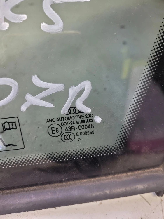 SZYBA KAROSERYJNA AUDI A4 B8 8K5 SEDAN CHROM PRAWY TYŁ 2007R