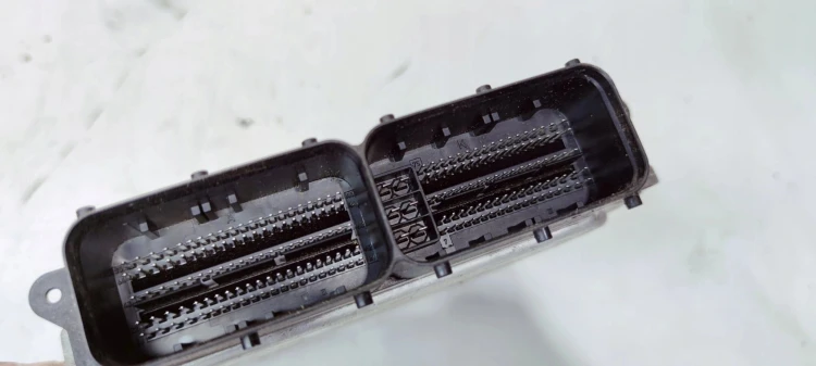 KOMPUTER STEROWNIK SILNIKA AUDI A4 B9 A5 8W 2.0 TDI 04L907309L