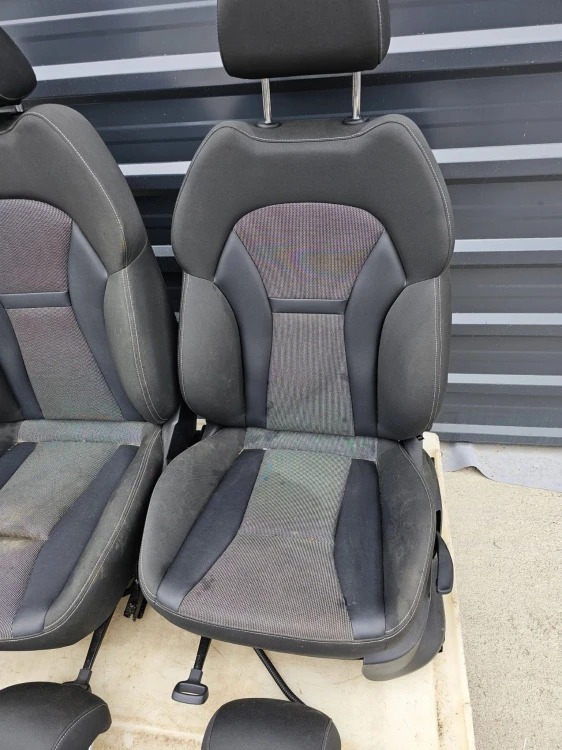 FOTEL FOTELE KOMPLET AUDI A1 8X 5-DRZWI SKÓRA+MATERIAŁ
