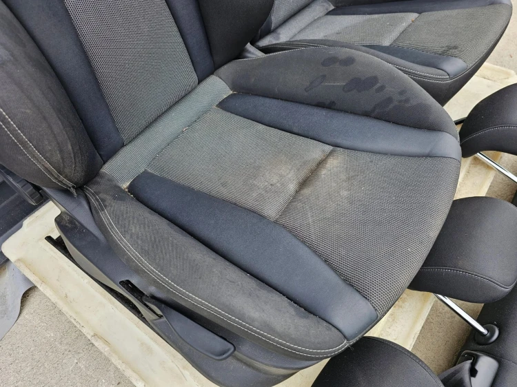 FOTEL FOTELE KOMPLET AUDI A1 8X 5-DRZWI SKÓRA+MATERIAŁ