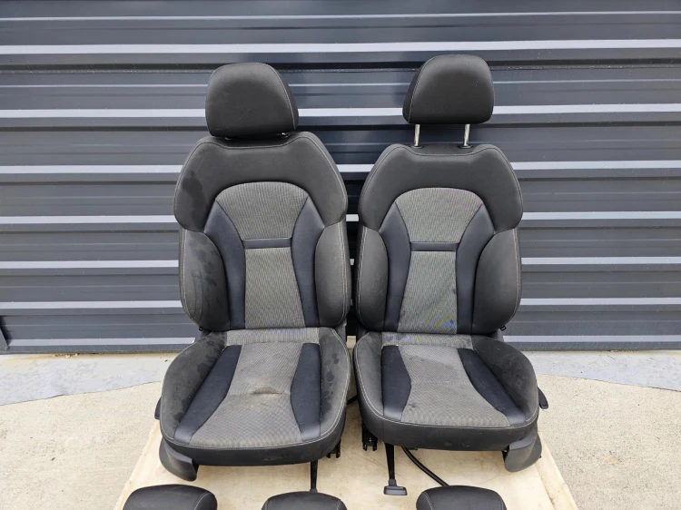 FOTEL FOTELE KOMPLET AUDI A1 8X 5-DRZWI SKÓRA+MATERIAŁ