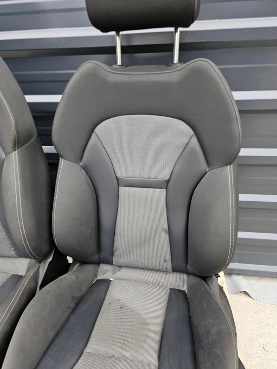 FOTEL FOTELE KOMPLET AUDI A1 8X 5-DRZWI SKÓRA+MATERIAŁ