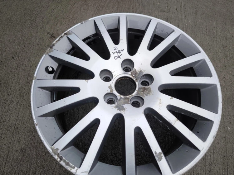 FELGA ALUMINIOWA AUDI A3 A4 A6 VW SKODA 7.5J R17 ET56 8P0601025BE Z*37* OK