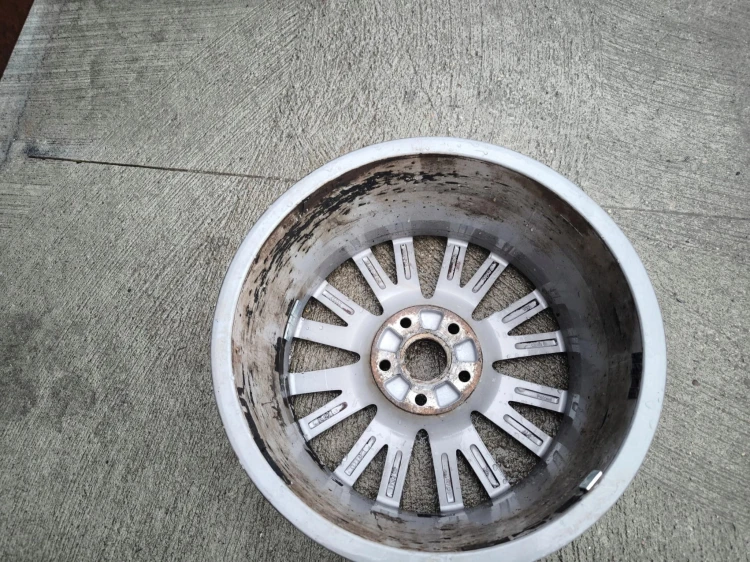 FELGA ALUMINIOWA AUDI A3 A4 A6 VW SKODA 7.5J R17 ET56 8P0601025BE Z*37* OK