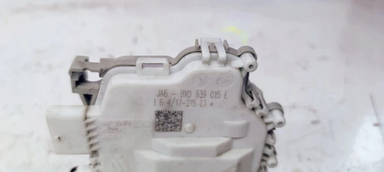 ZAMEK DRZWI LEWY TYŁ AUDI A1 8X0839015E 5 PIN