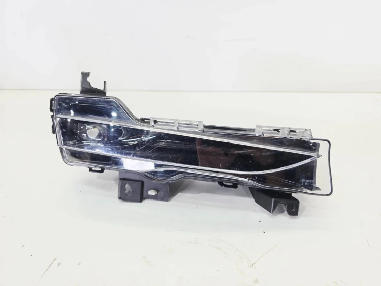 HALOGEN PRAWY PRZÓD TESLA MODEL 3 Y LIFT 1624798-00-A