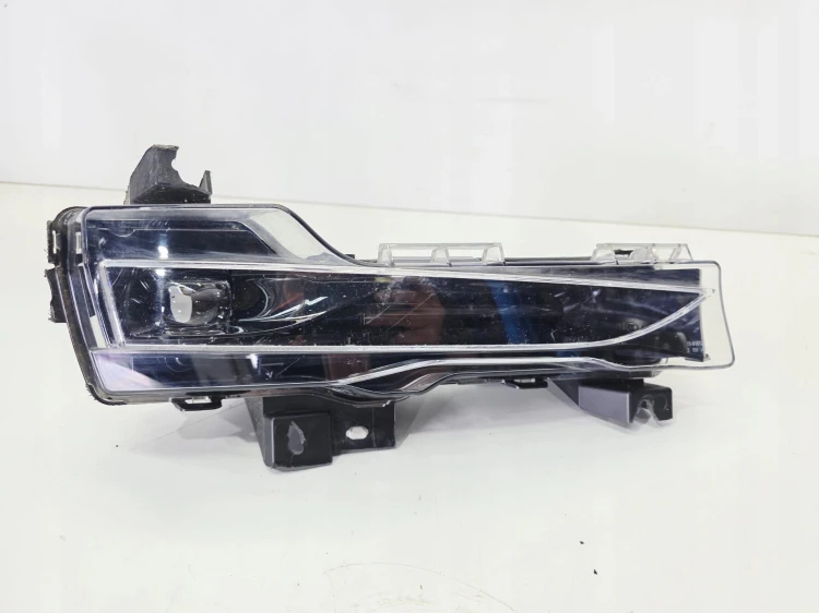 HALOGEN PRAWY PRZÓD TESLA MODEL 3 Y LIFT 1624798-00-A